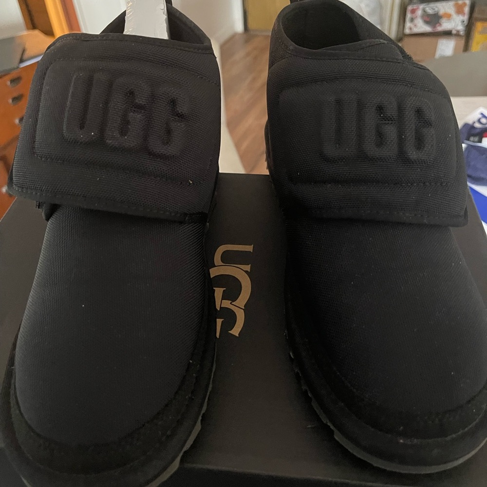 UGG Brunel ugg molded logo